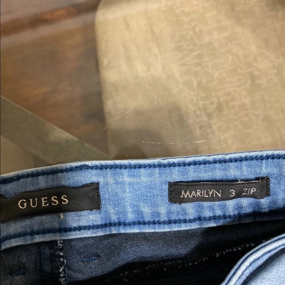 Guess - Picture 2 of 3